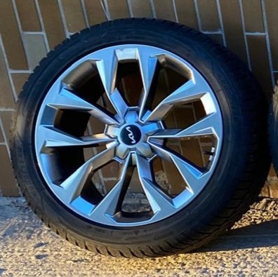 255/45 R20 zimné komplety originál Kia Sorento 4