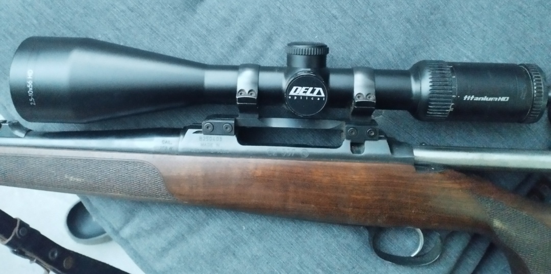 Puškohľad Delta titanium