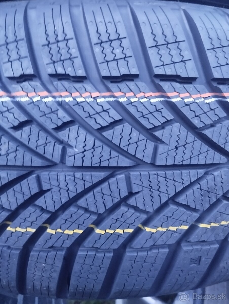 215/55 R17 zimné pneumatiky kumho
