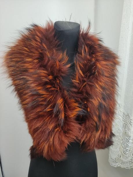 Pravá kozusinka myval..na golier