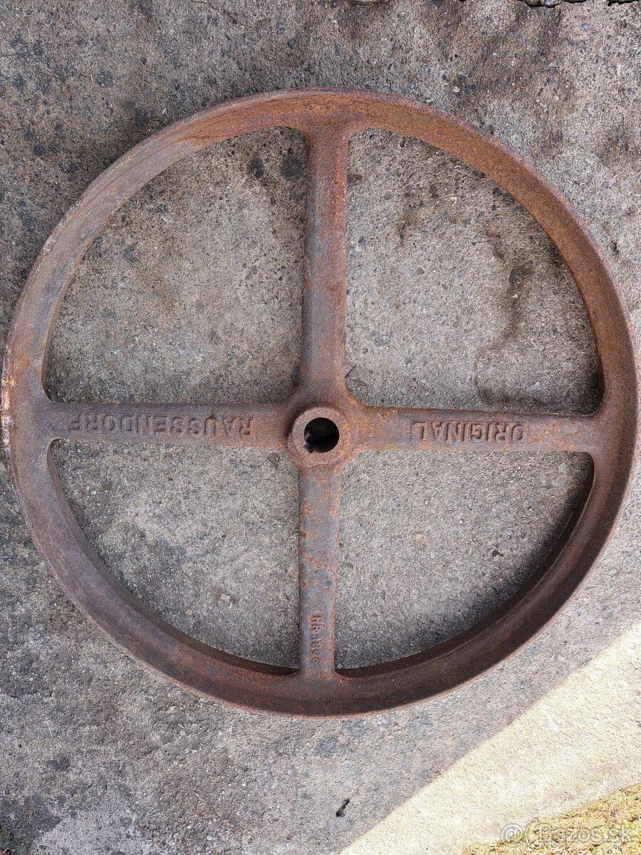 Stare liatinové koleso