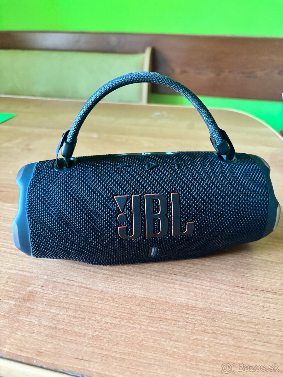 JBL Charge 6