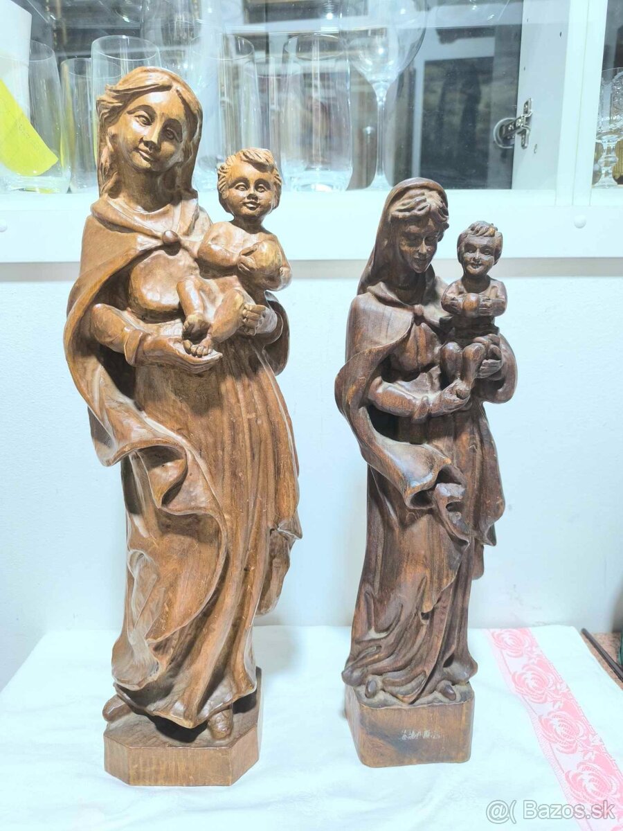 Sochy Madonna s dieťaťom