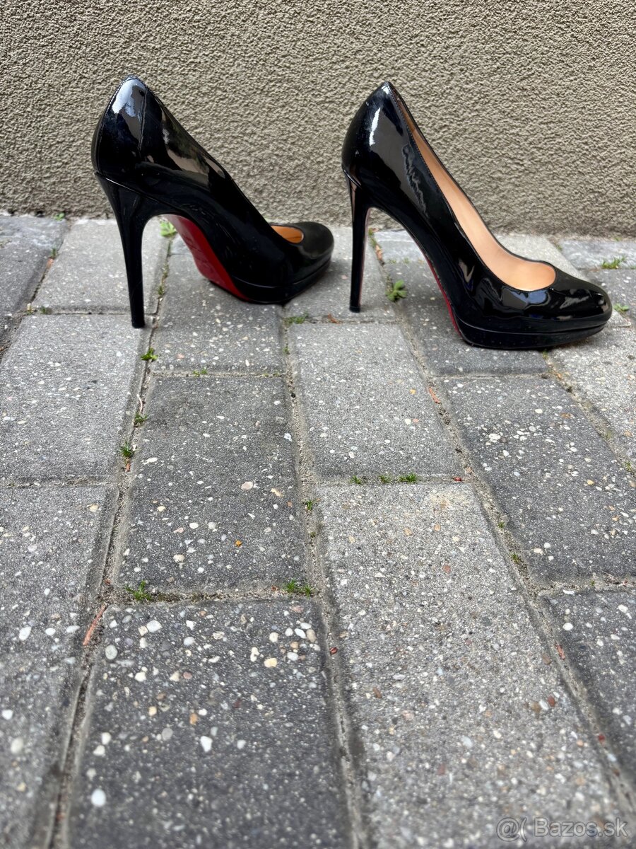 Krásne čierne lodičky Christian Louboutin