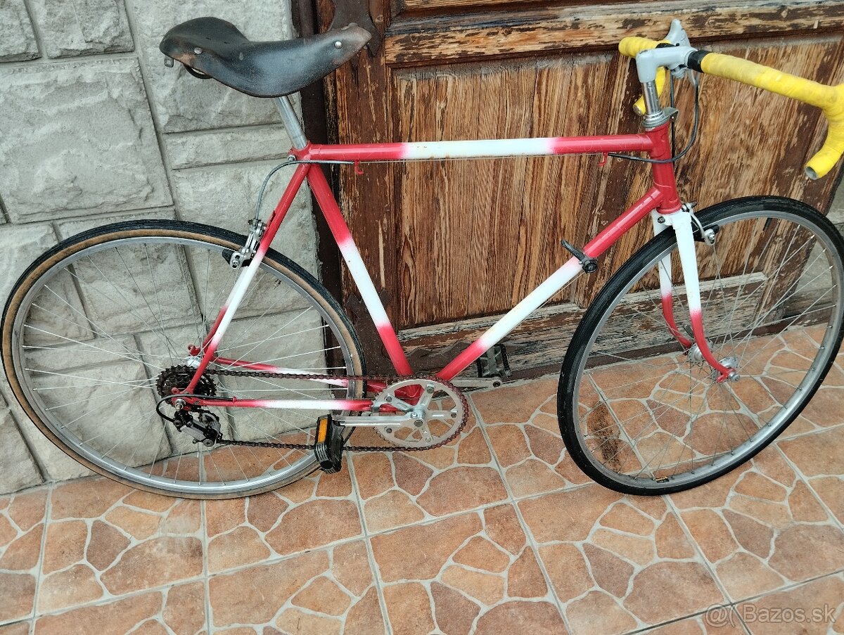 Predám cestný bicykel Favorit