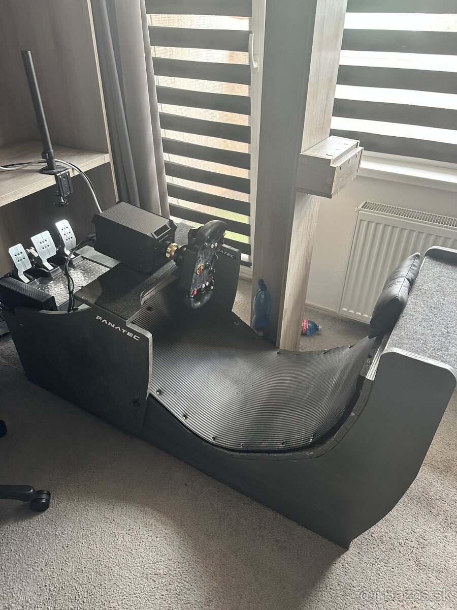 SIMRACING set Fanatec DD2 + custom kokpit + iRacing účet (30