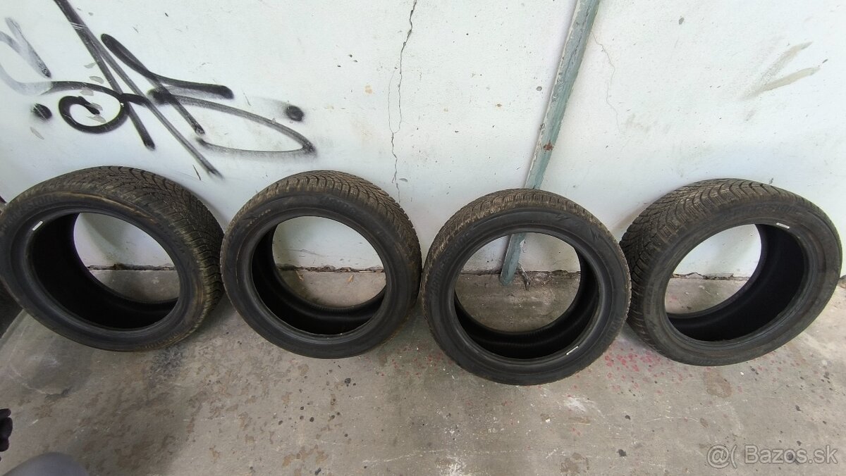 zimné pneumatiky Bridgestone 215/50 R17 94V