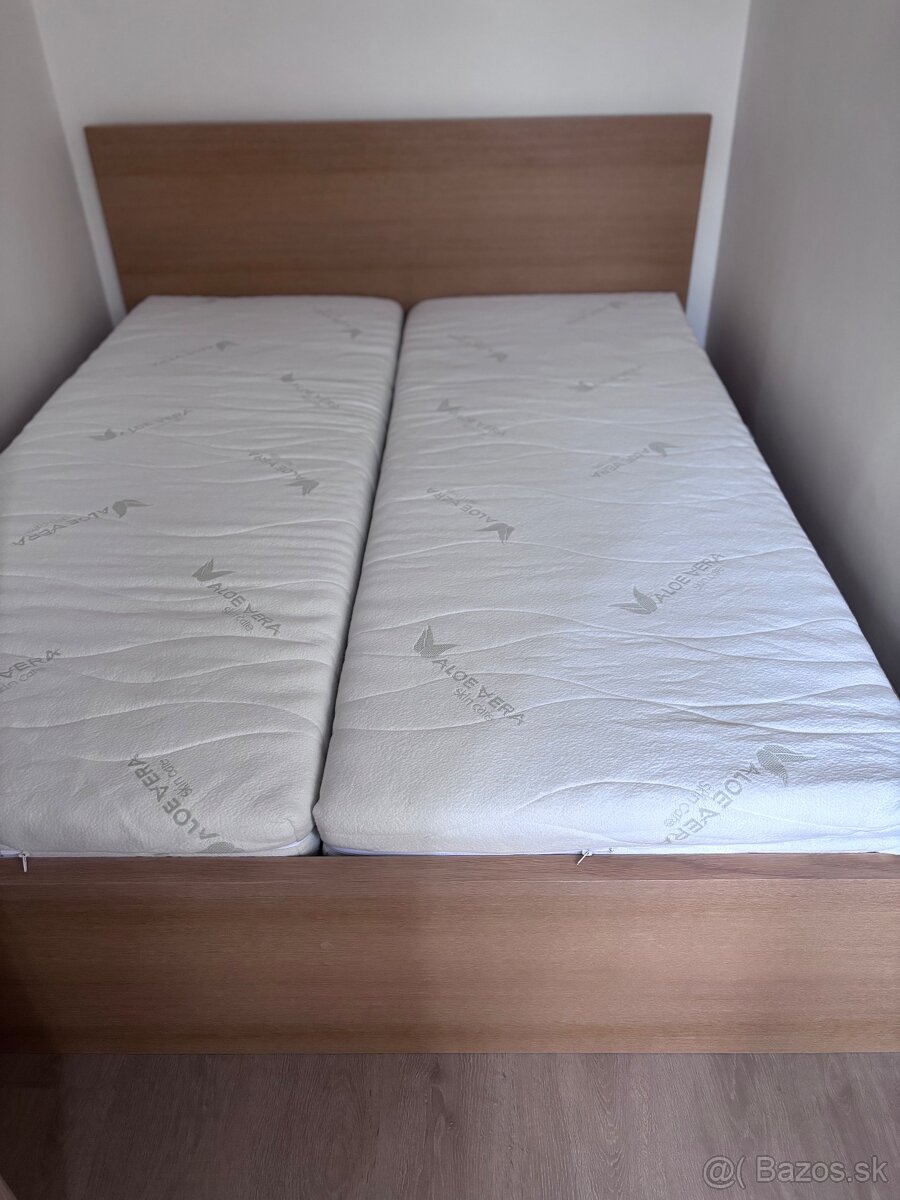 Postel, matrac, rošty