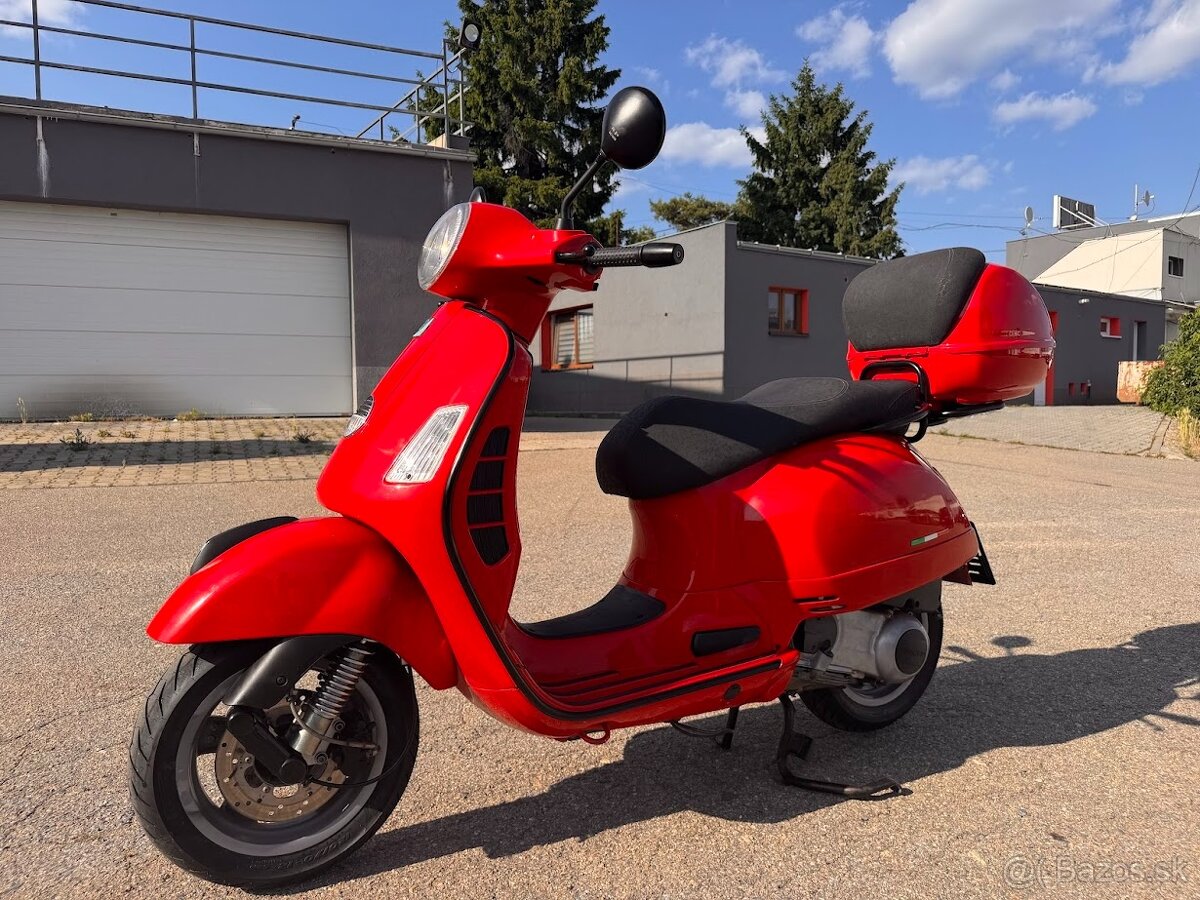 2008 PIAGGIO VESPA 125 GTS, NOVÁ STK A PNEU