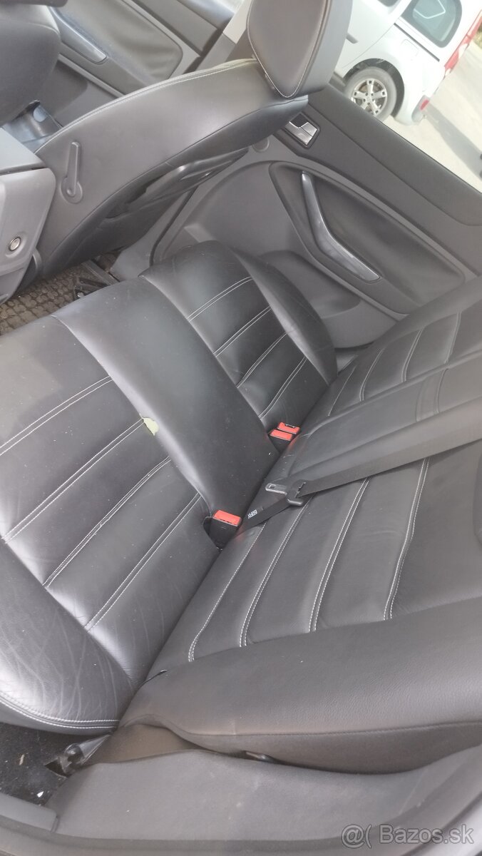 FORD KUGA, havarovaný