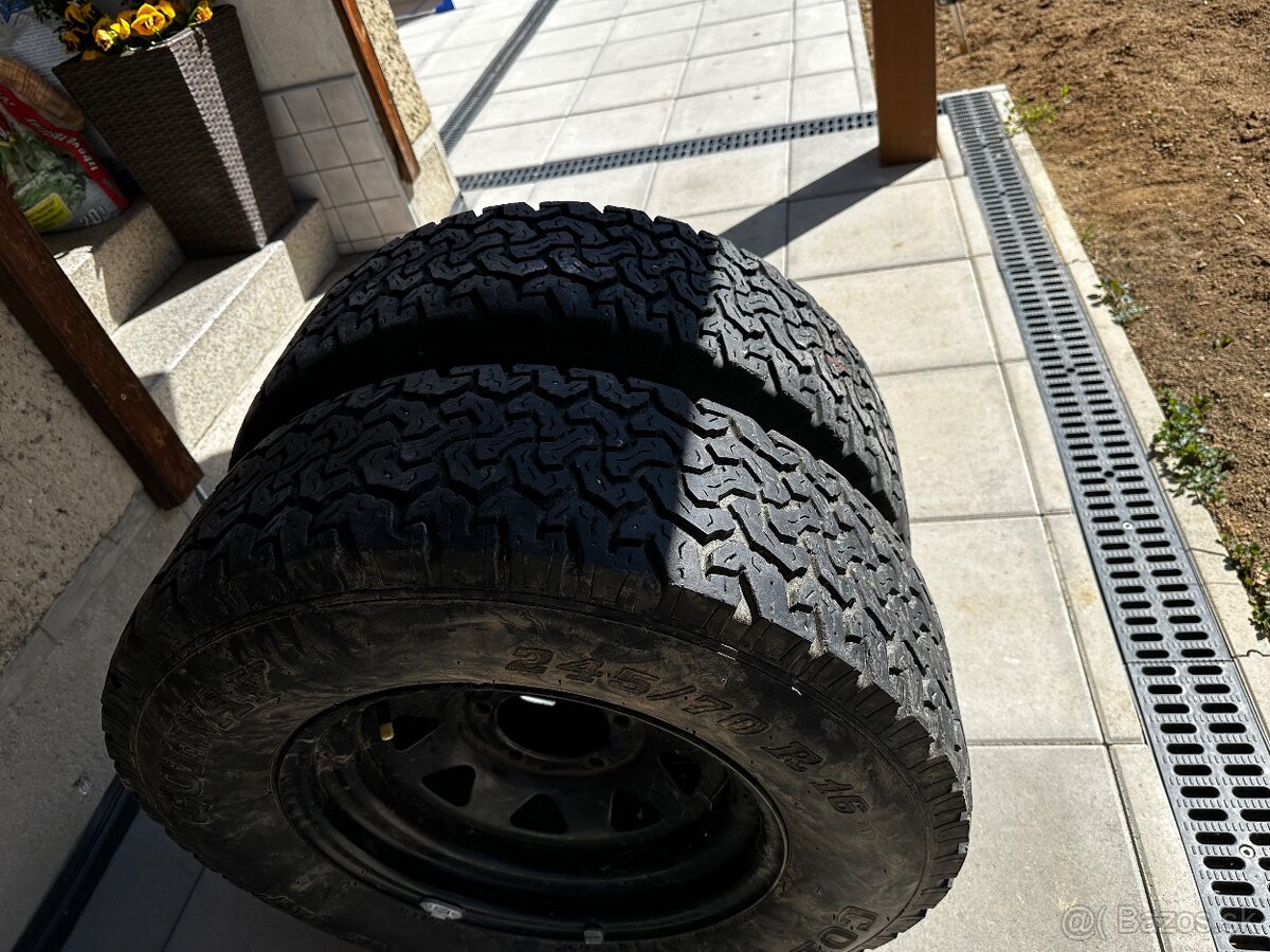 Pneu 245/70 R16 teréne pneu