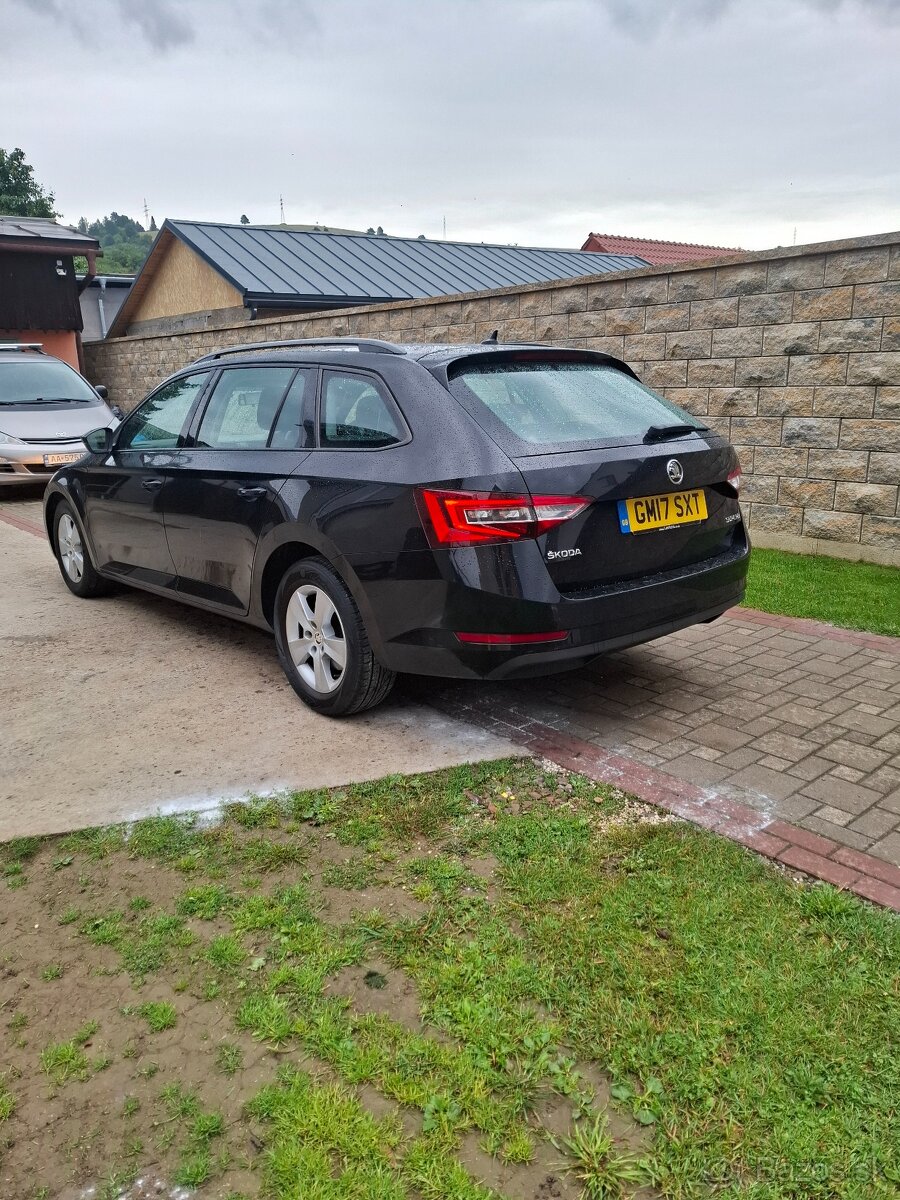 Skoda superb zadny kufor,zadny naraznik,zadne svetla