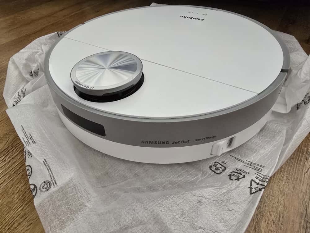 Predam roboticky vysavac Samsung Jet Bot VR30T80313W