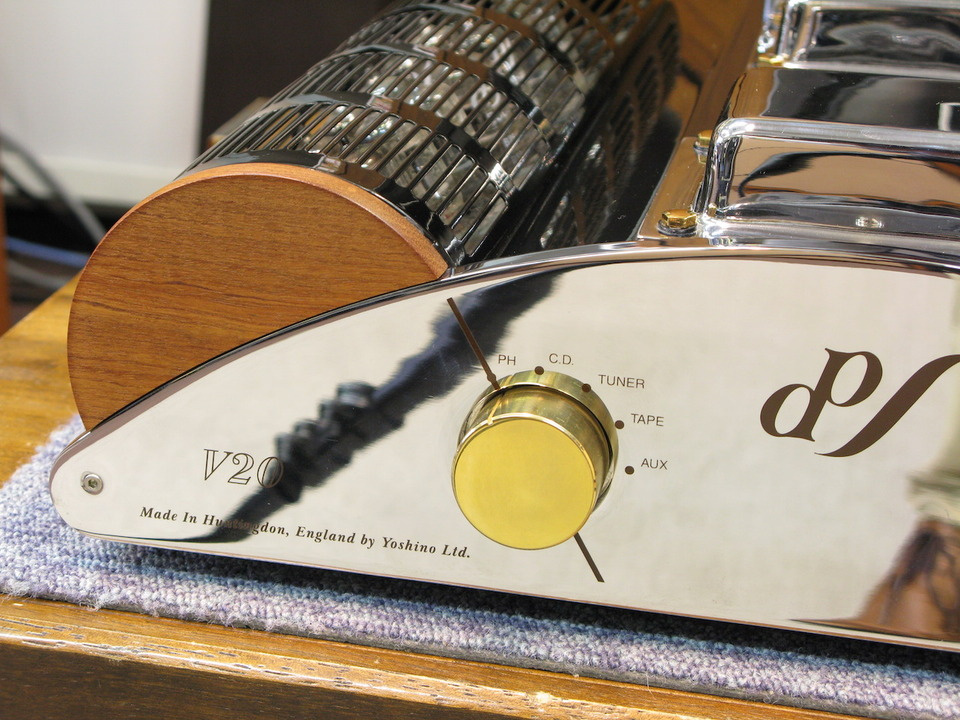 EAR Yoshino V20 integrovaný zosilňovač