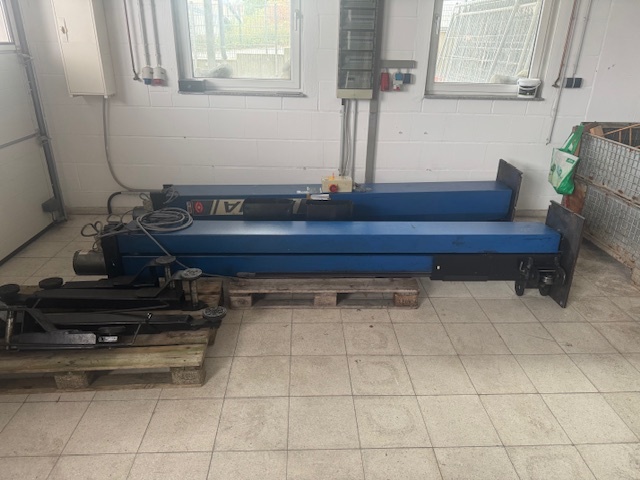 DVOJSTLPOVY ZDVIHAK ZN.MAHA - 3 T  - NEMECKY.