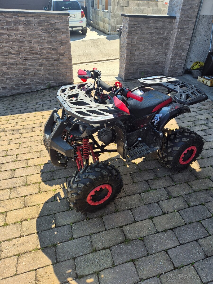 Detska štvorkolka z objemom motora 150.