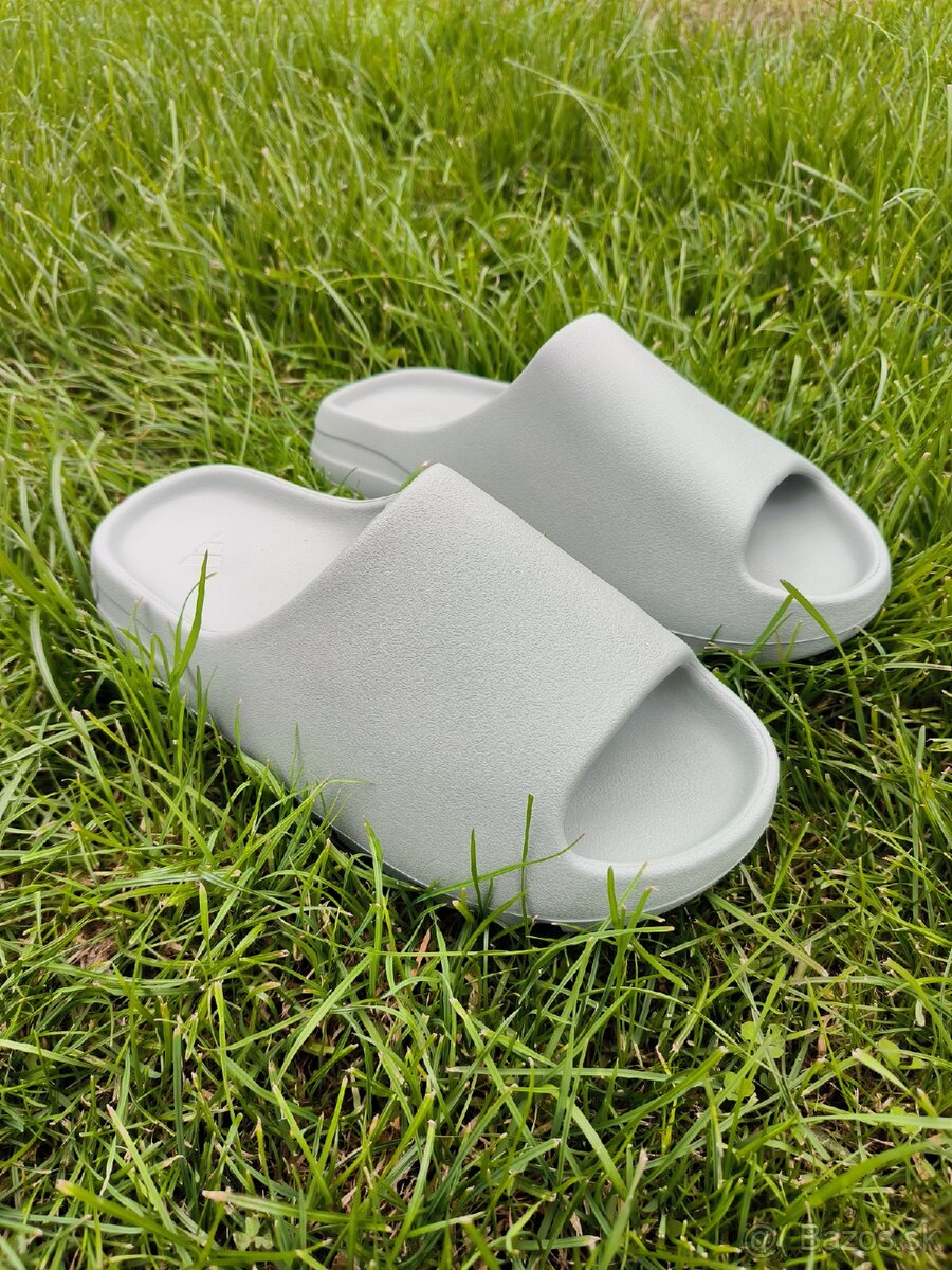 Yeezy Slide Mint 44.5