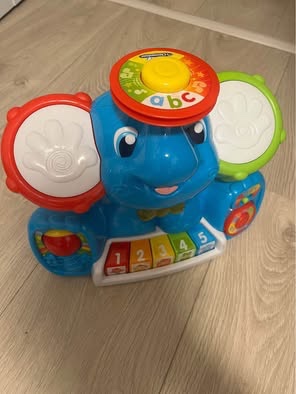 Interaktivny slon Clementoni