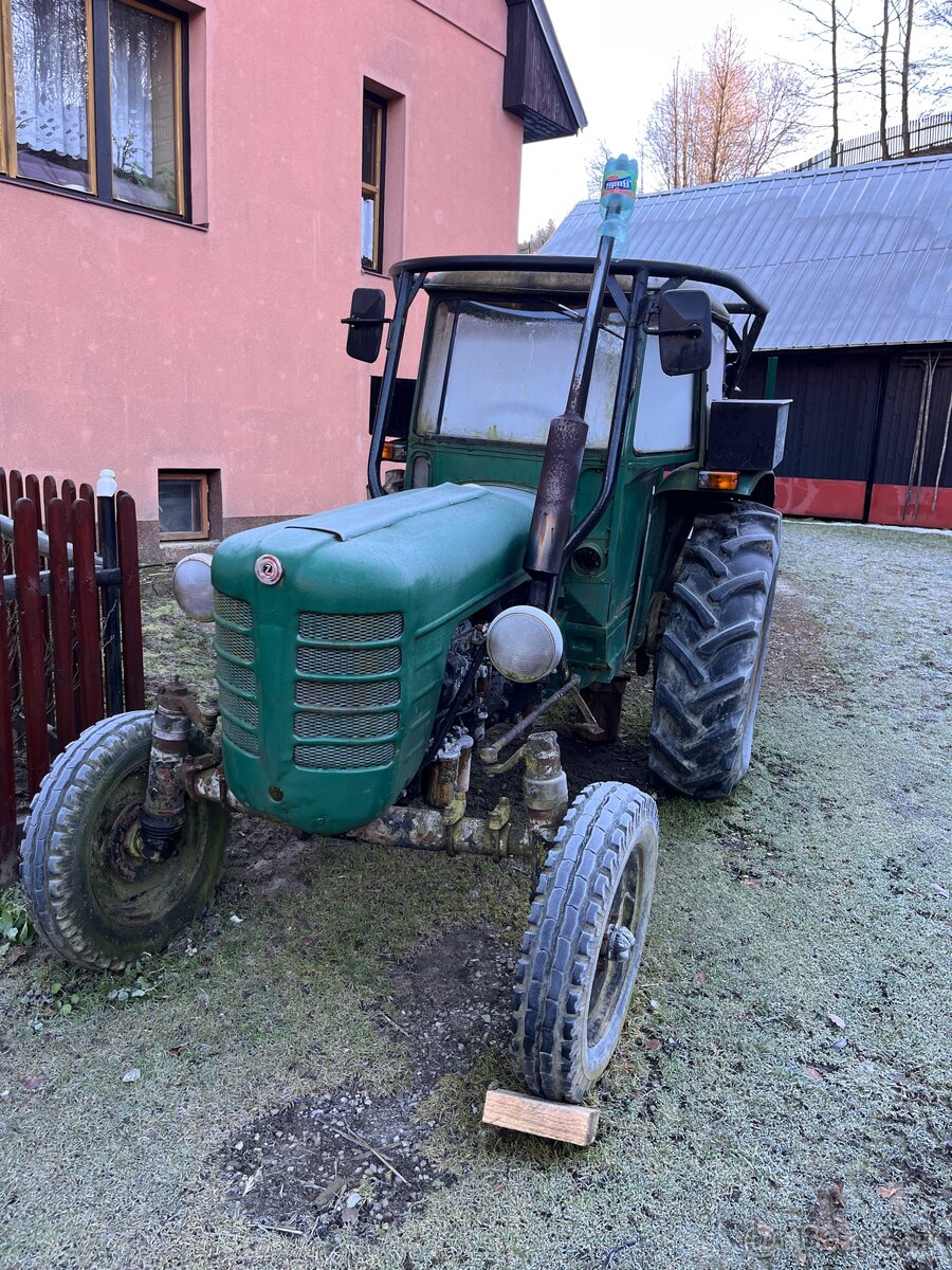 Traktor Zetor