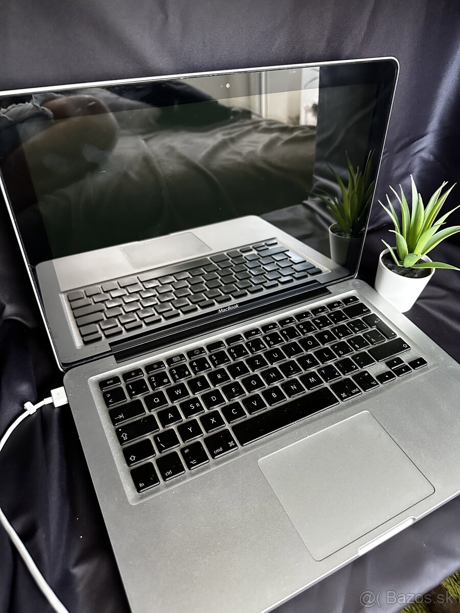   MacBook Pro 13 hliníkový koniec roka 2008