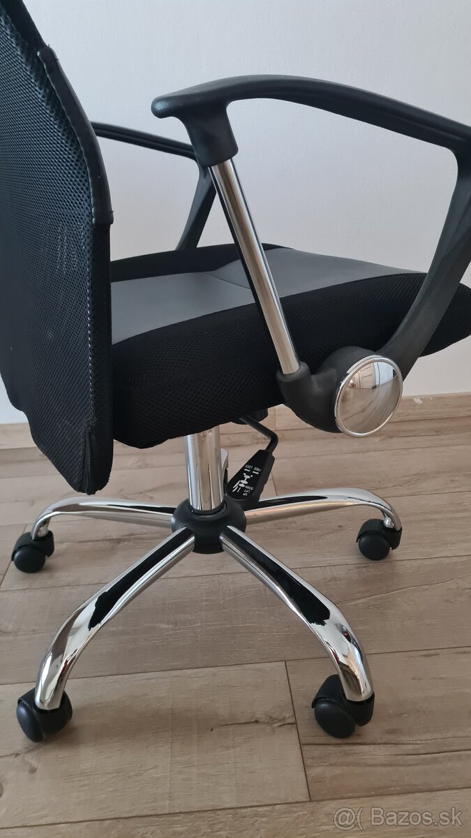 Kancelarska / domaca otocna stolicka