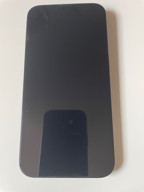 Krásny Iphone 14 128GB