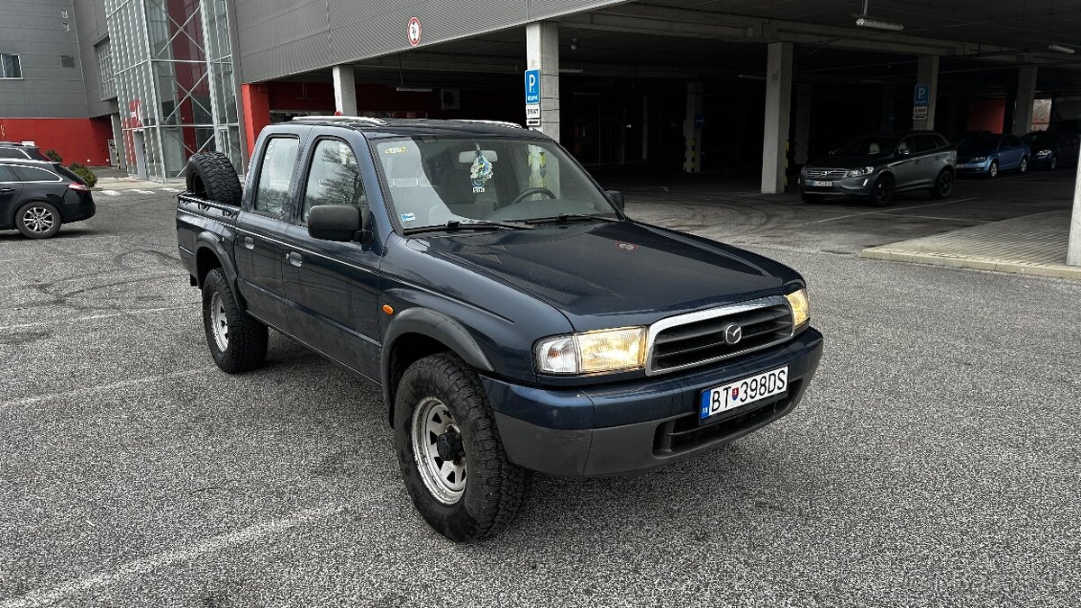 Mazda B2500 pickup pick-up offroad