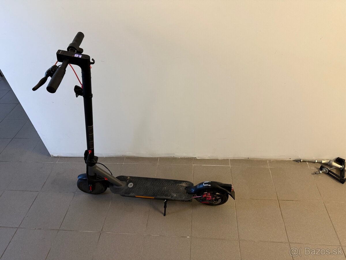 Elektrická kolobežka GoGen Voyager 350w n