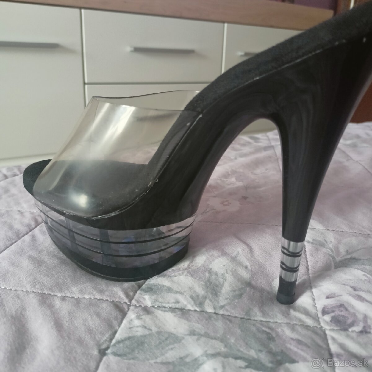 Elegantné, barové topánky na platforme