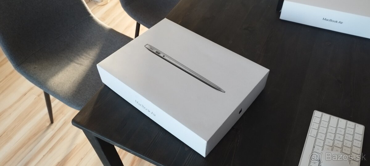 Apple Macbook Air core i7 8Gb ram