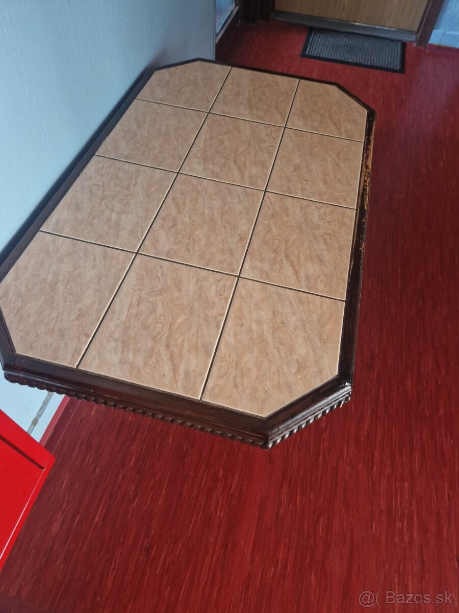 Konferenčny stolík