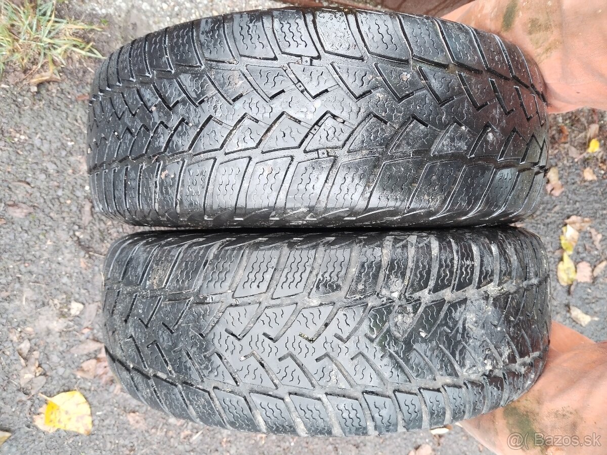 Predám zimné pneumatiky R14 gumy disky Peugeot