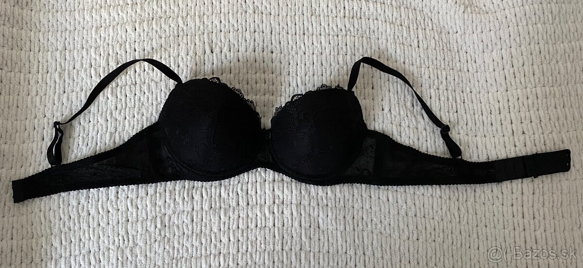 ČIERNA ČIPKOVANÁ PODPRSENKA