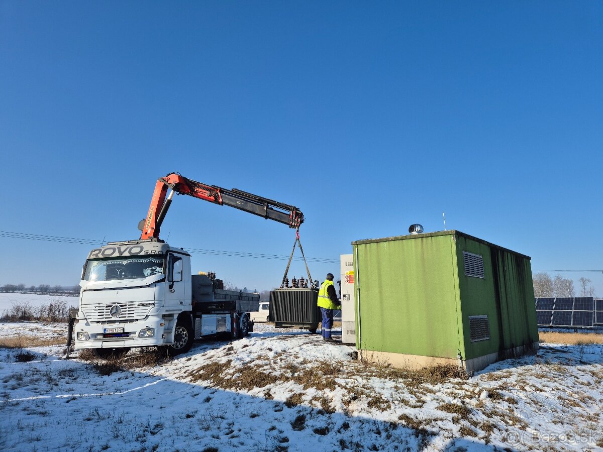 Auto doprava z hydraulickou rukov