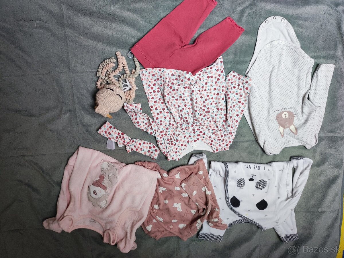Balík oblečenia pre dievča veľkosť 1-3 mesiacov