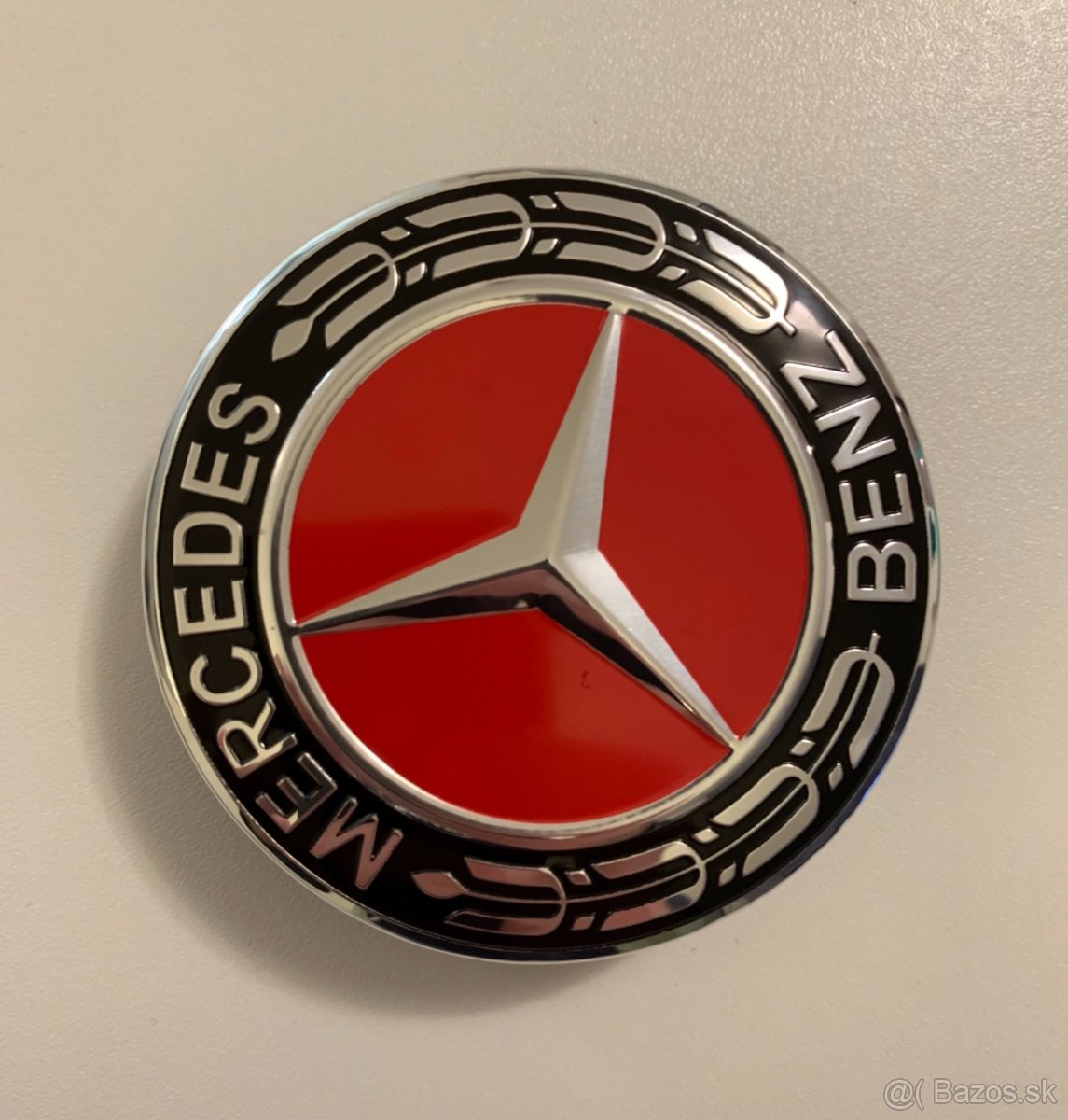 Stredové krytky na disky Mercedes-Benz 75mm červené