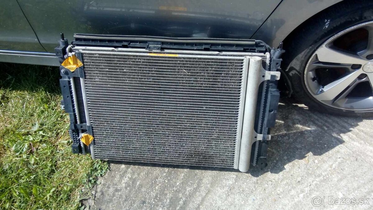 Peugeot 308 1,5hdi 96kw chladice a aj ventilator -