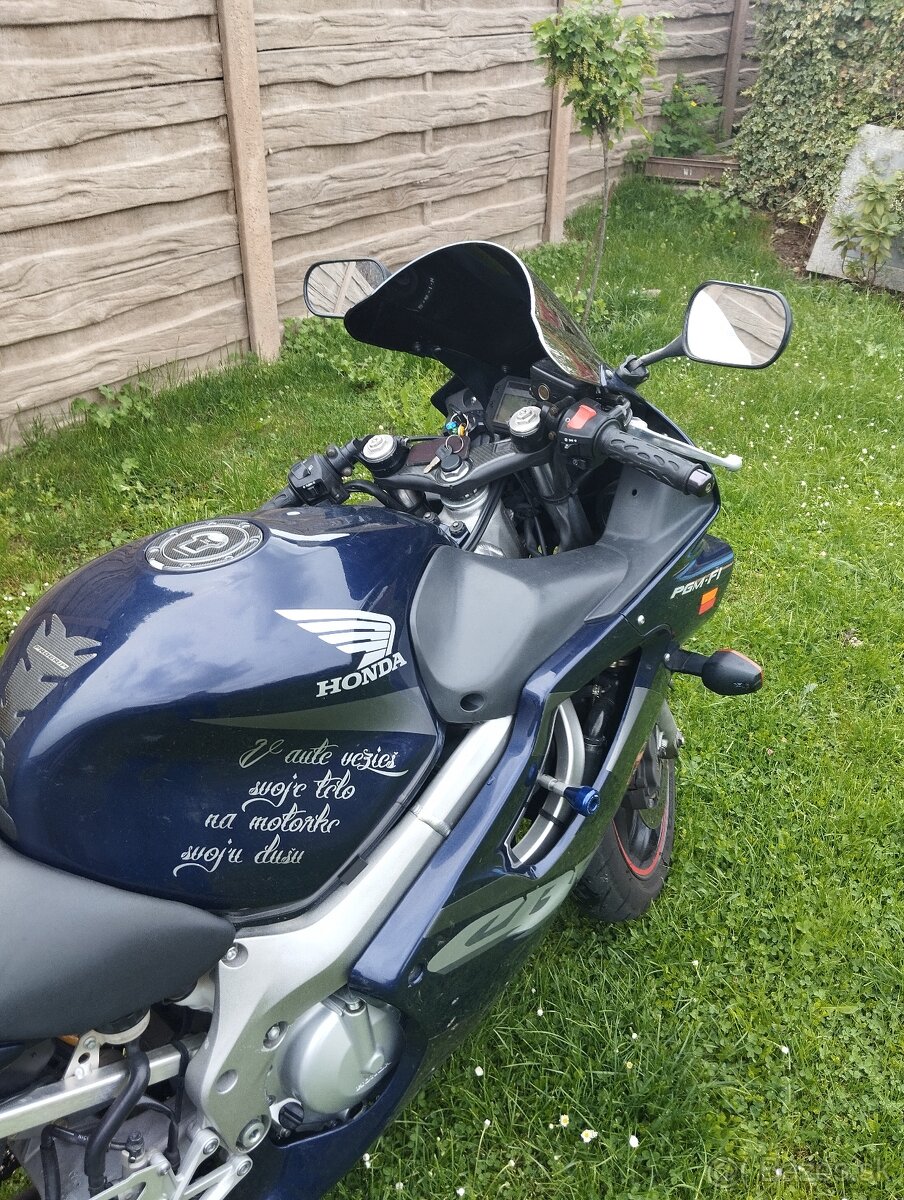 HONDA CBR 600F