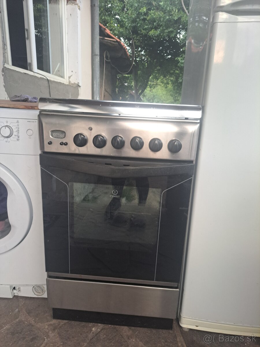 Sporak indesit