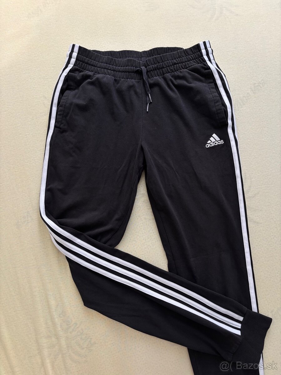 Predám Adidas tepláky