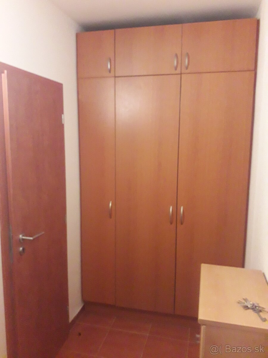 Prenájom 1 izbového bytu