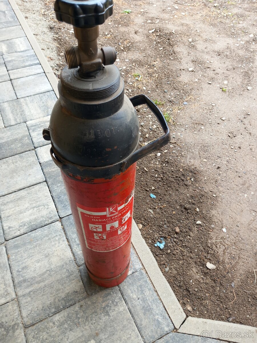 Predám 2 fľaše