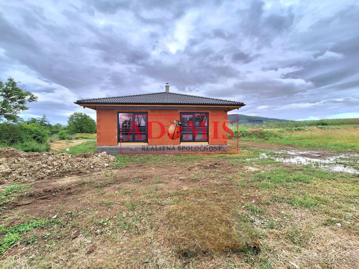 Predáme 5izbový tehlový bungalov 725m2 Ruskov, komora,tepelk