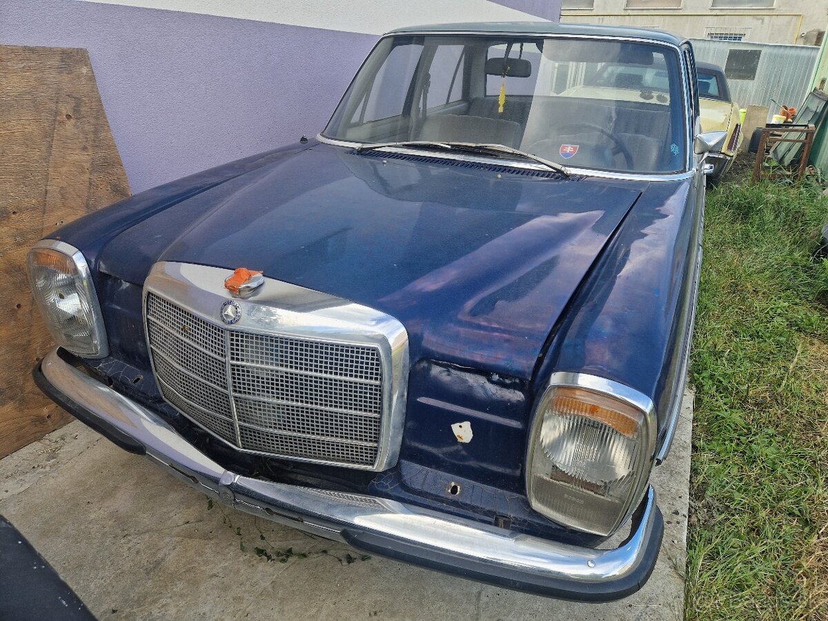 Mercedes W115 Diesel au
