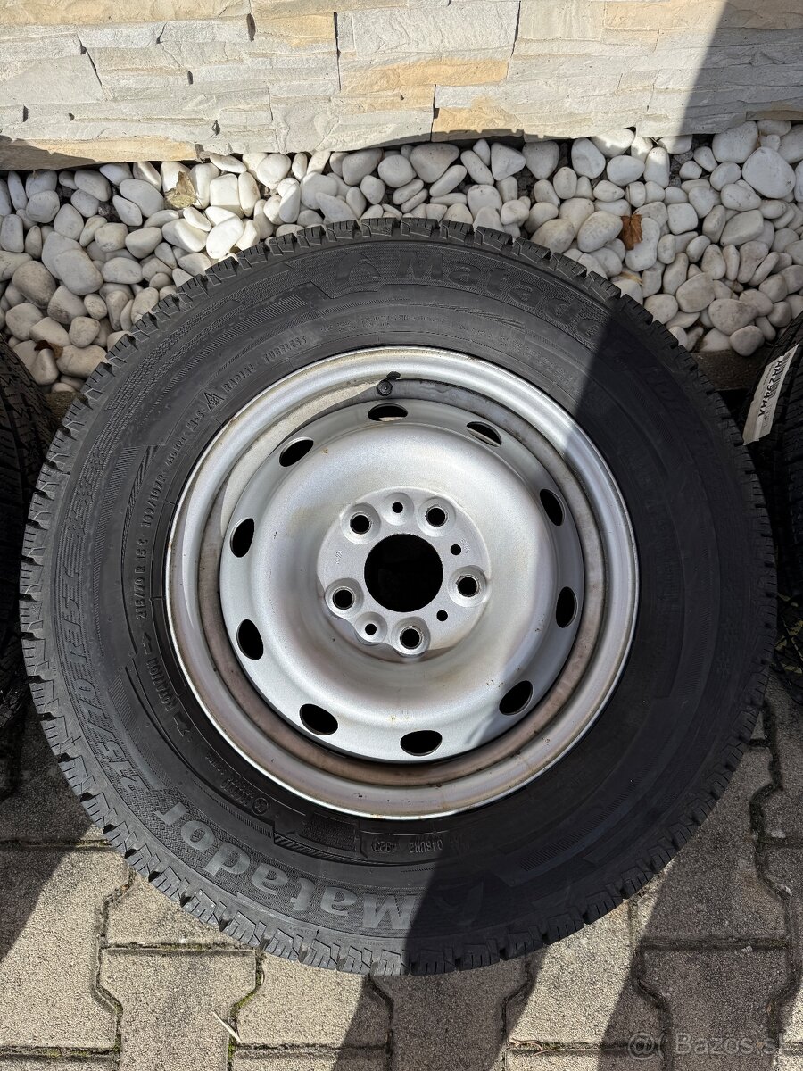 Predám zimné pneumatiky na Citroën Jumper 215/70 R15 C