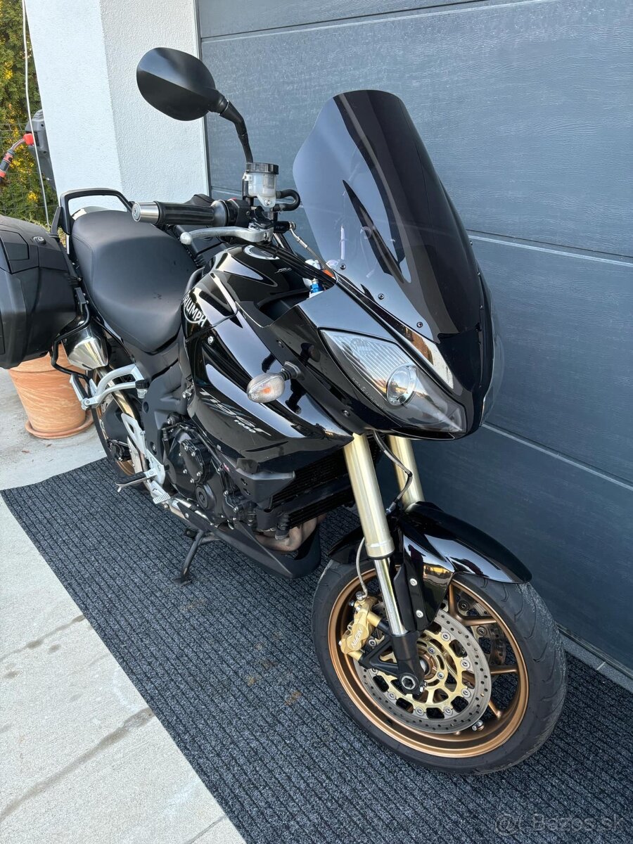 Triumph tiger 1050