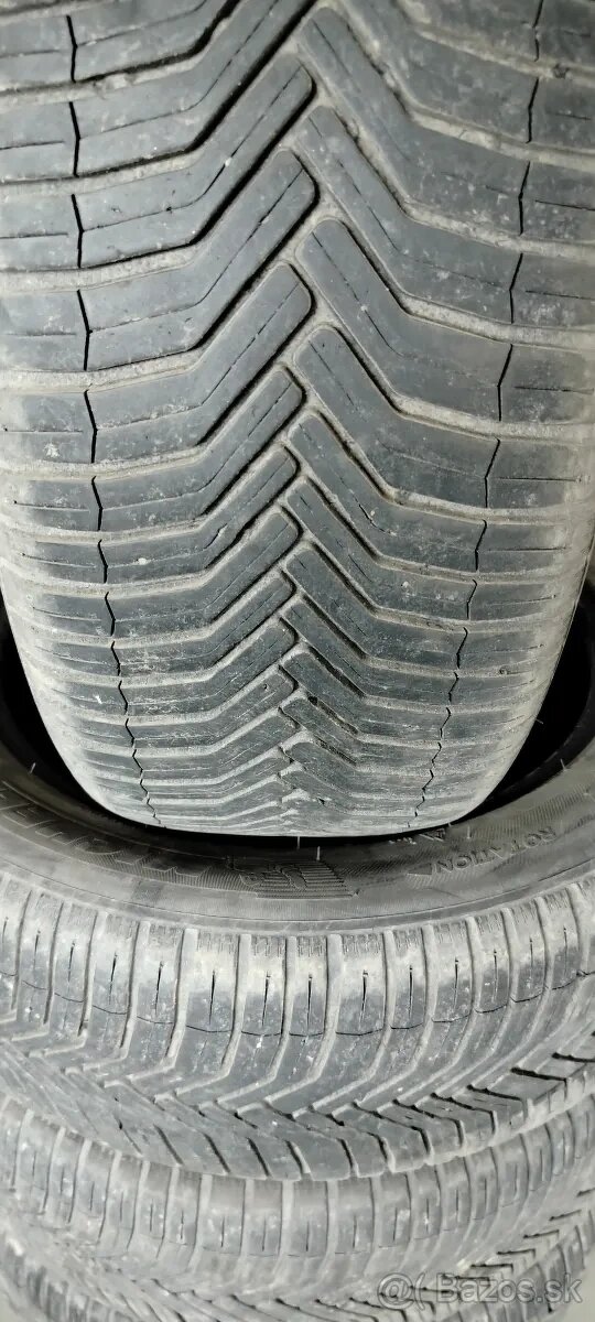Predám 2 celoročné pneumatiky 225/55 R18 98V Michelin