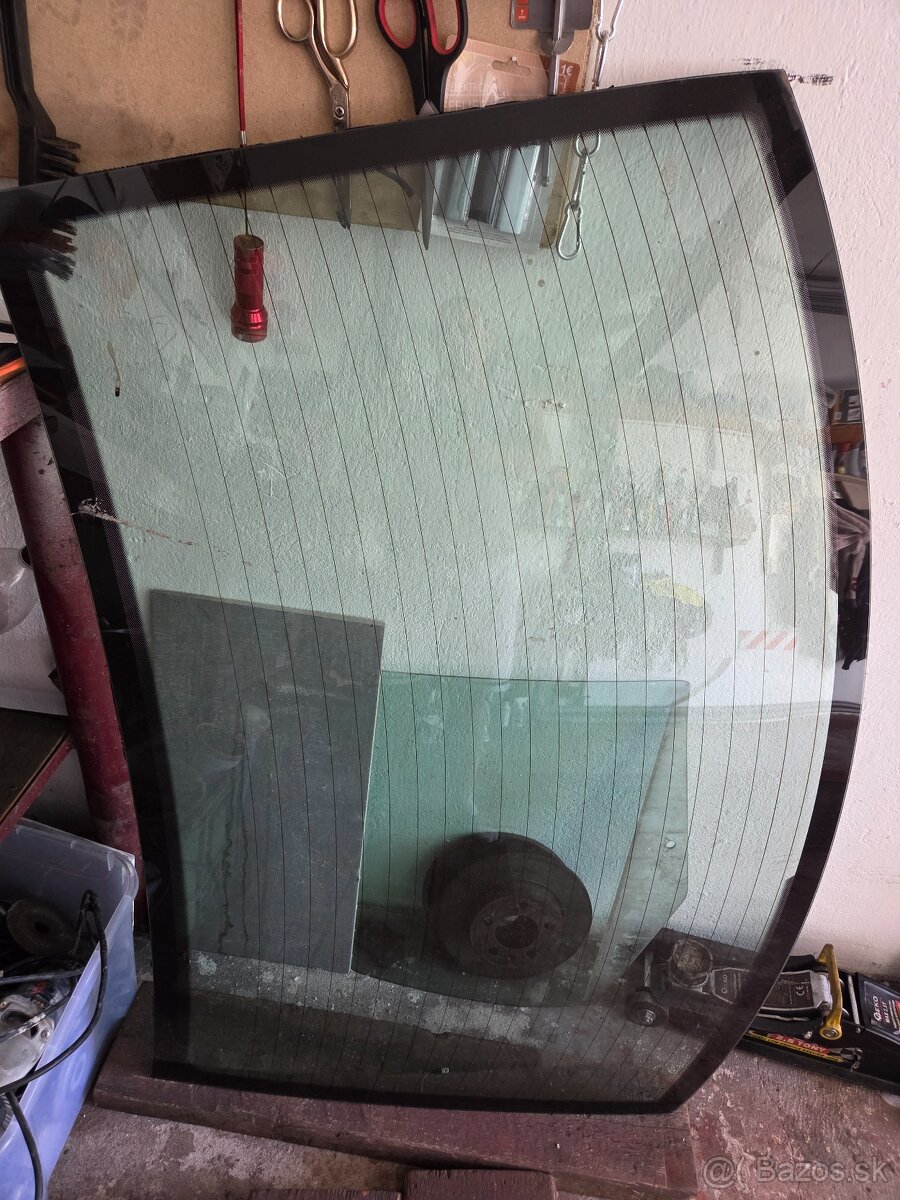 VW Bora zadné okno