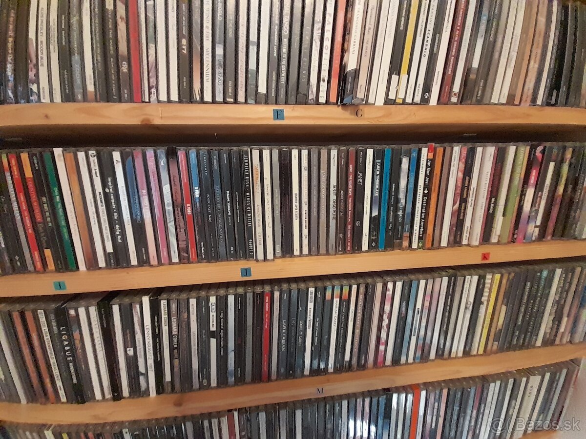 Zbierka CD - (740 kusov)