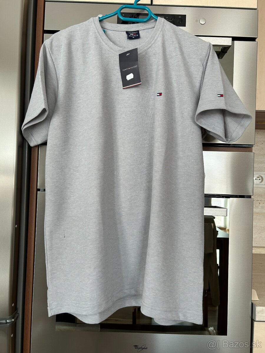 Tommy Hilfiger sivé pánske tričko veľkosť XL